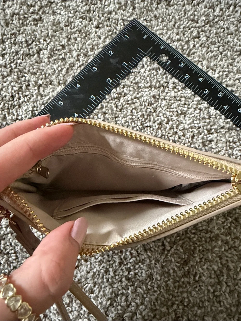 Kendra Scott Pebbled Leather Wristlet in Light Beige with Gold Hardware